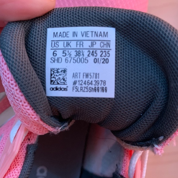 Pink addidas shoes girls size 6 - Picture 3 of 4